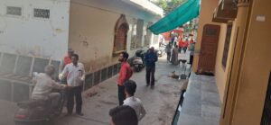 सुमेरपुर में सफाई निरीक्षण बना विवाद का कारण वार्ड पार्षद और स्थानीय लोगों ने निरीक्षण टीम को घेरा, बोले- “पहले गंदगी हटाओ, फिर फोटो खिंचवाओ” 2 photo 2026 05 24 10 41 16