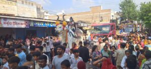 ठाकुरजी की पालकी के साथ निकली भव्य रेवाड़ी, सुमेरपुर में जलझूलनी एकादशी पर आस्था का महासंगम 3 WhatsApp Image 2026 09 22 at 21.35.12